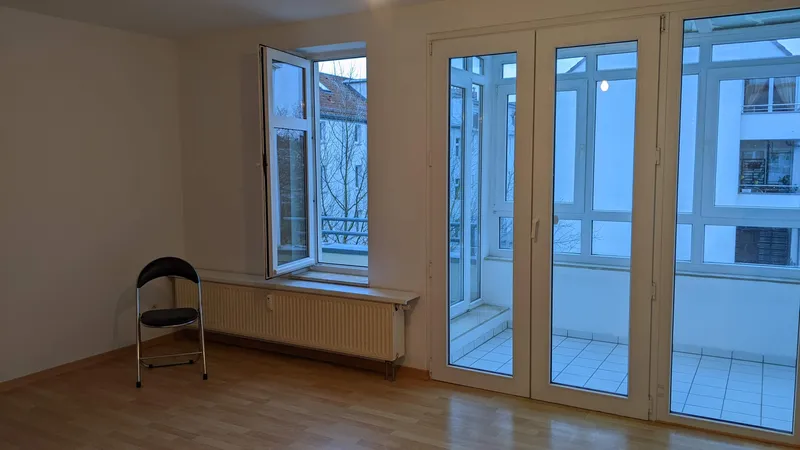 Ruhige, helle 1-Zimmer-Wohnung mit kleinem Wintergarten und Balkon in Berlin Adlershof — photo 1